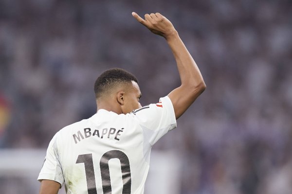 Hình phạt chỉ là tô điểm! MBappe đã ghi được 24 bàn thắng trong cuộc thi thể thao cho đến nay mùa tr