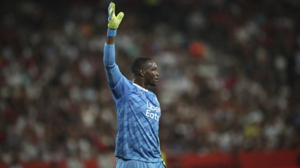 Kết thúc 20 năm sự nghiệp! Mandanda, một người theo chủ nghĩa dân tộc Pháp, đã tuyên bố nghỉ hưu trư