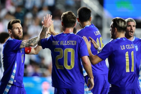 Làm bánh ngay hôm nay! Thống kê toàn trận của Messi: 2 kiến ​​tạo, 1 khung thành, 5 đường chuyền quy