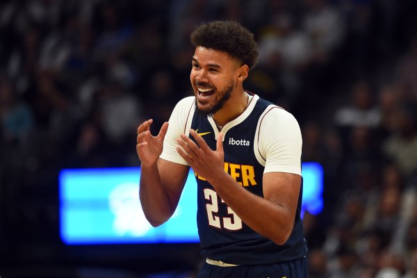 Quan chức của Nuggets: Cameron Johnson bị đau vai phải và khó có thể trở lại thi đấu trận này
