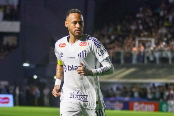 Truyền thông Brazil: Neymar không hài lòng với màn trình diễn của toàn đội nhưng xin lỗi trong phòng