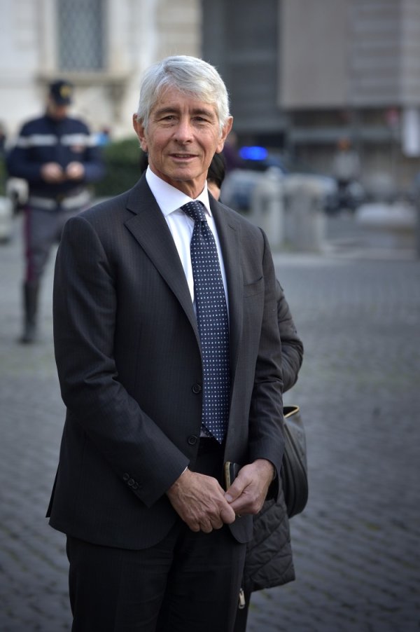 Bộ trưởng Thể thao Ý: Ba sân vận động mới sẽ khởi công xây dựng vào năm 2026 và tôi hy vọng Naples c