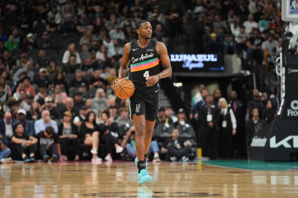 7 người trong hình đôi! Fox nói về sự vắng mặt của Wenban: Chúng tôi là một đội và nhiều người sẵn s